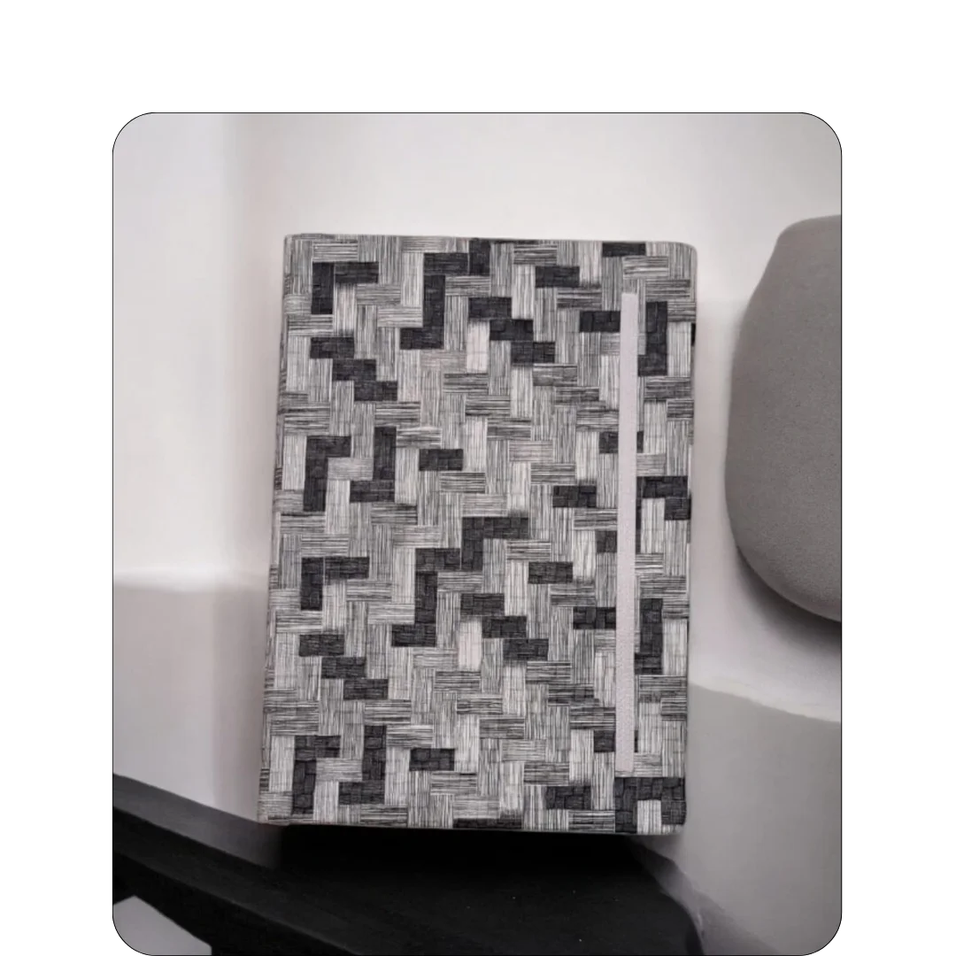 Diaries 12 White & Black Matt Diary